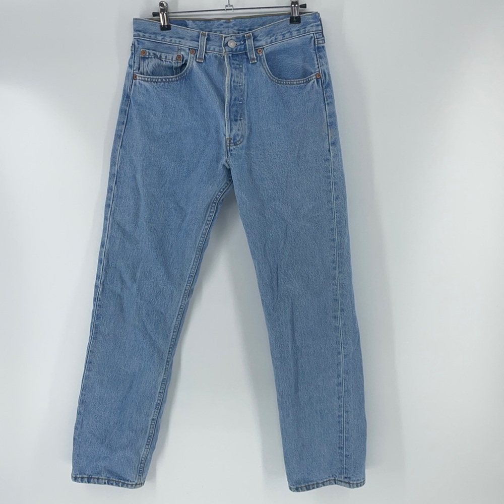 Vintage 90s Levis 501 4-Button Hi-Waisted Straight Leg Denim Jean